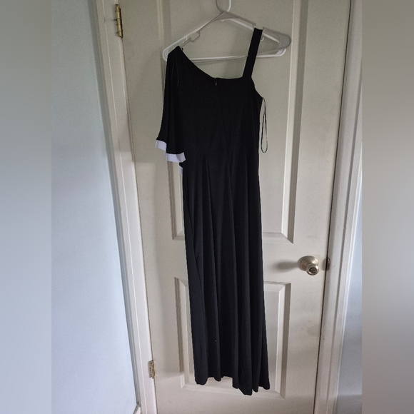 R&M Richards Black White One Shoulder Jumpsuit - Picture 4 of 5
